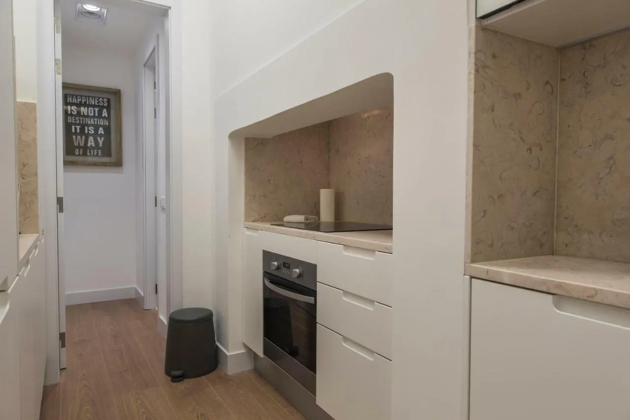 High Ceiling Duplex Apartment At Cais Do Sodre Lisbon