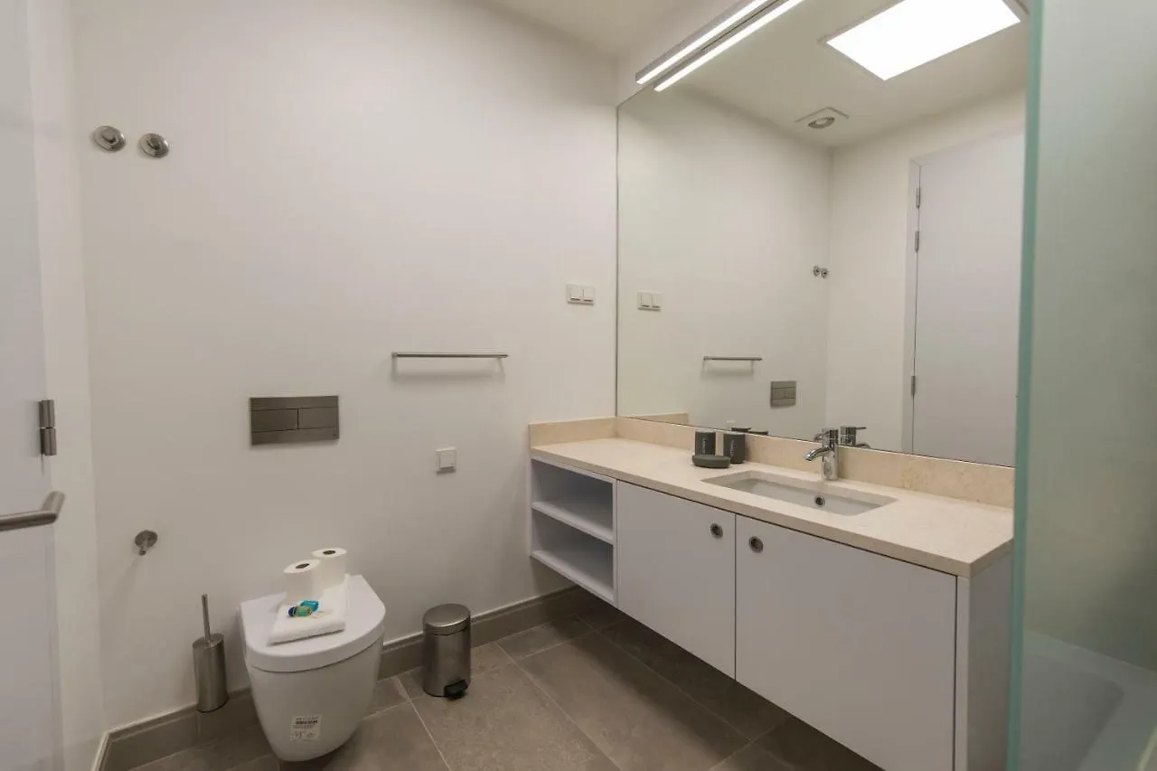 High Ceiling Duplex Apartment At Cais Do Sodre Lisbon